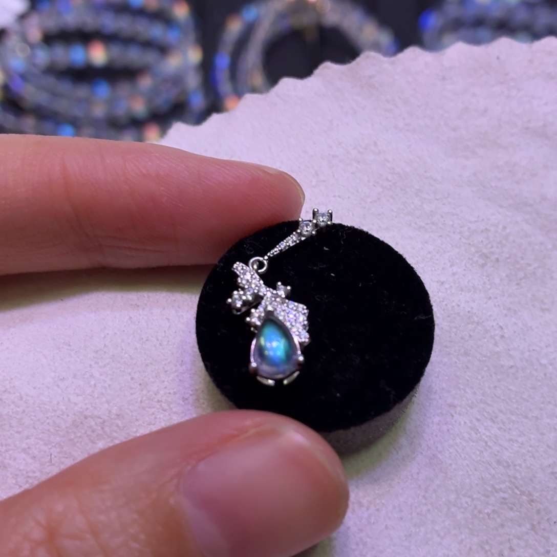 未镶嵌手链月光石马岛吊坠