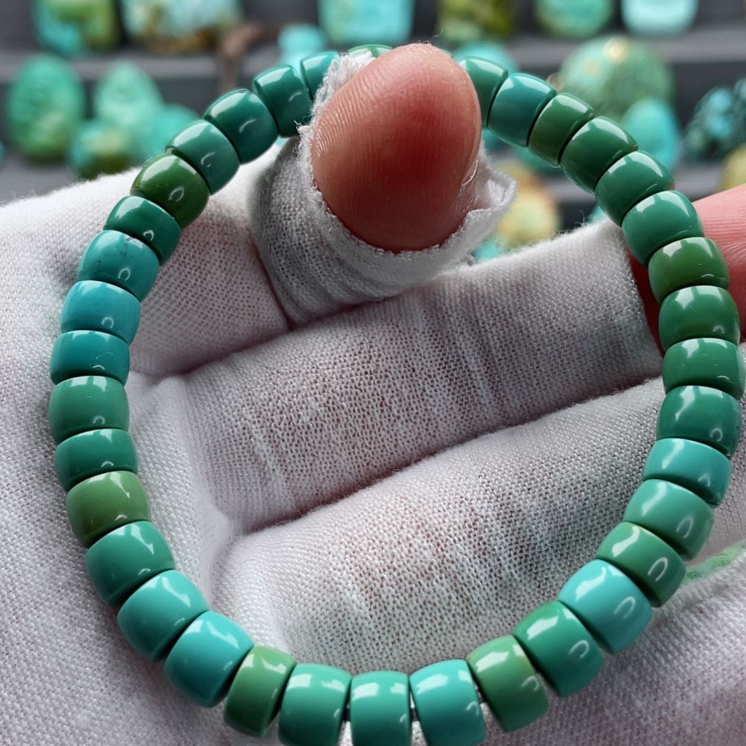 绿松石未镶嵌颈饰