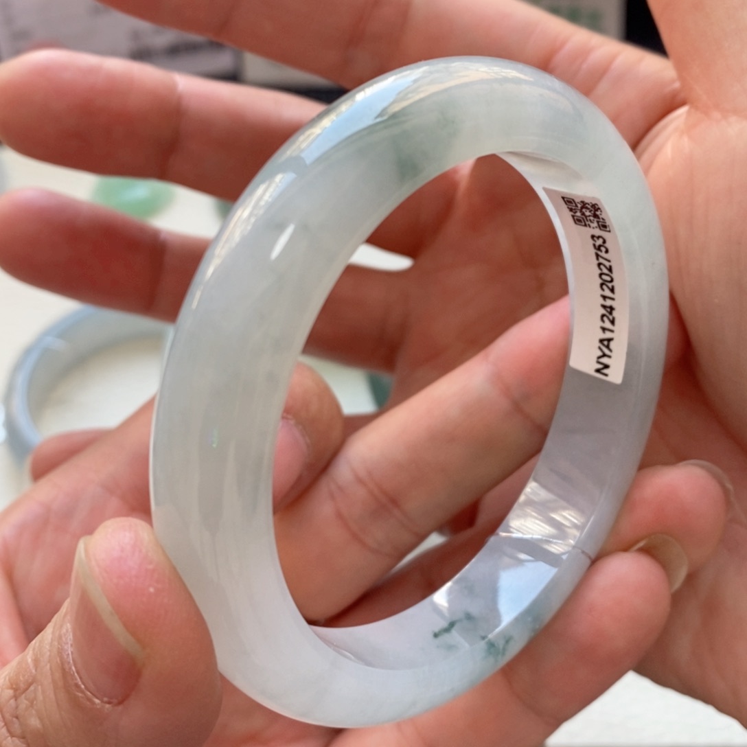 翡翠手镯未镶嵌9号