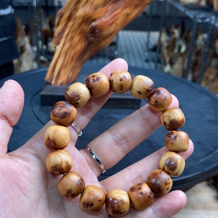 柏木（崖柏）1.3×1.4老型珠