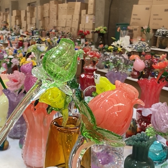 琉璃花瓶高45厘米宽9厘米