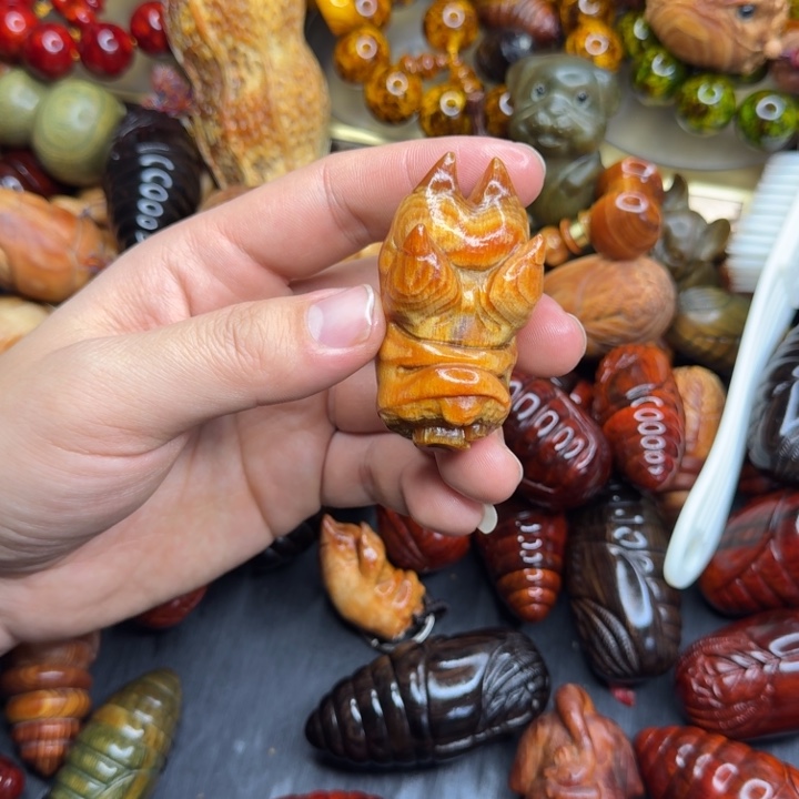 松木琥珀木文玩把件