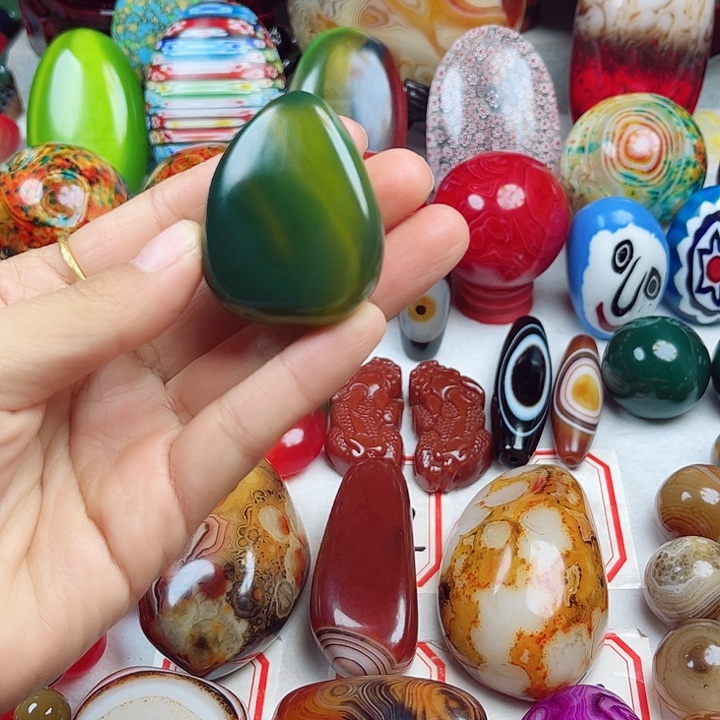 玛瑙/玉髓未镶嵌珠宝奇石