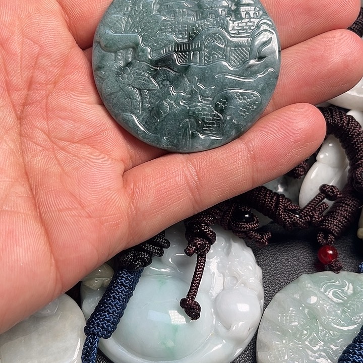 和田玉颈饰未镶嵌