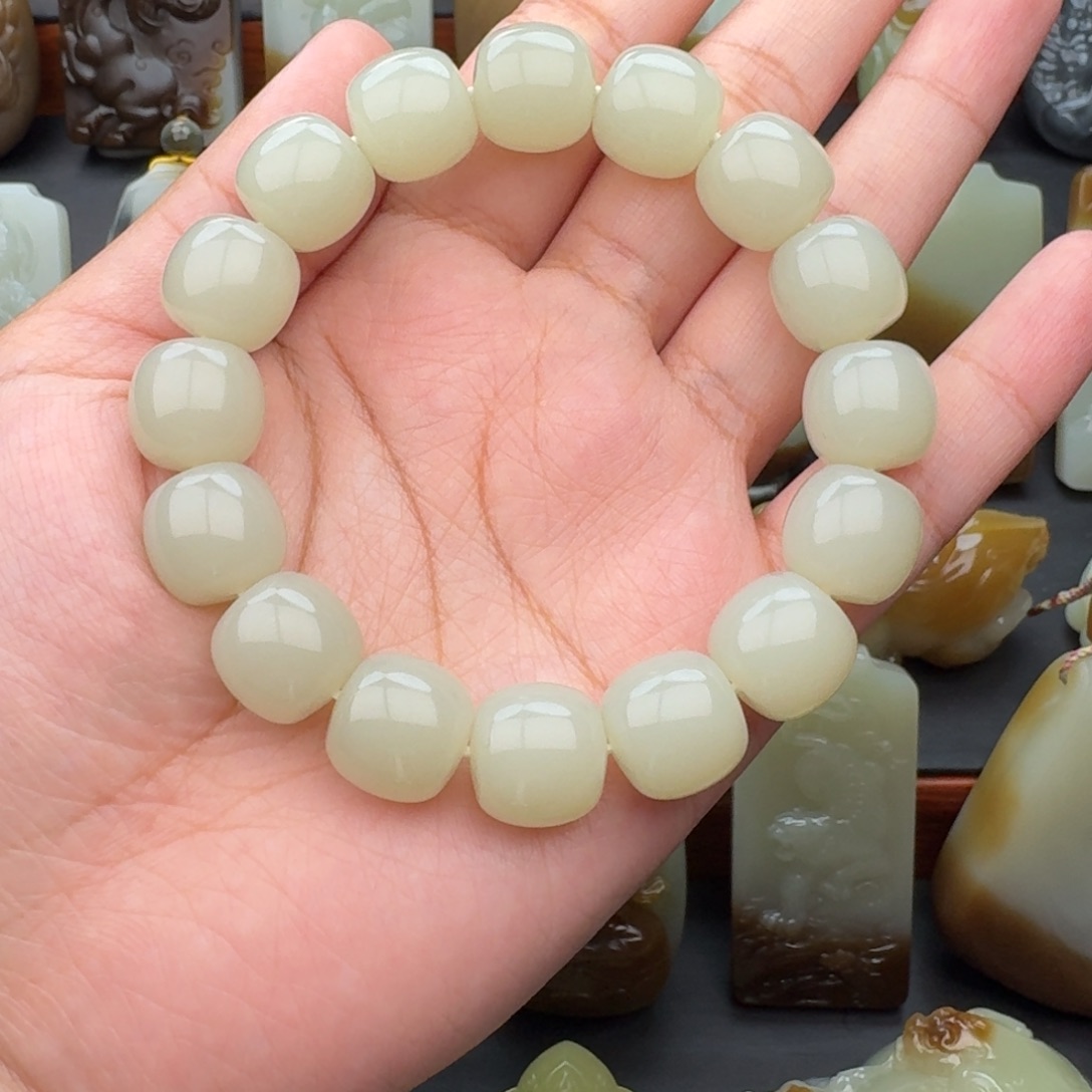 胖***伍和田玉未镶嵌手串