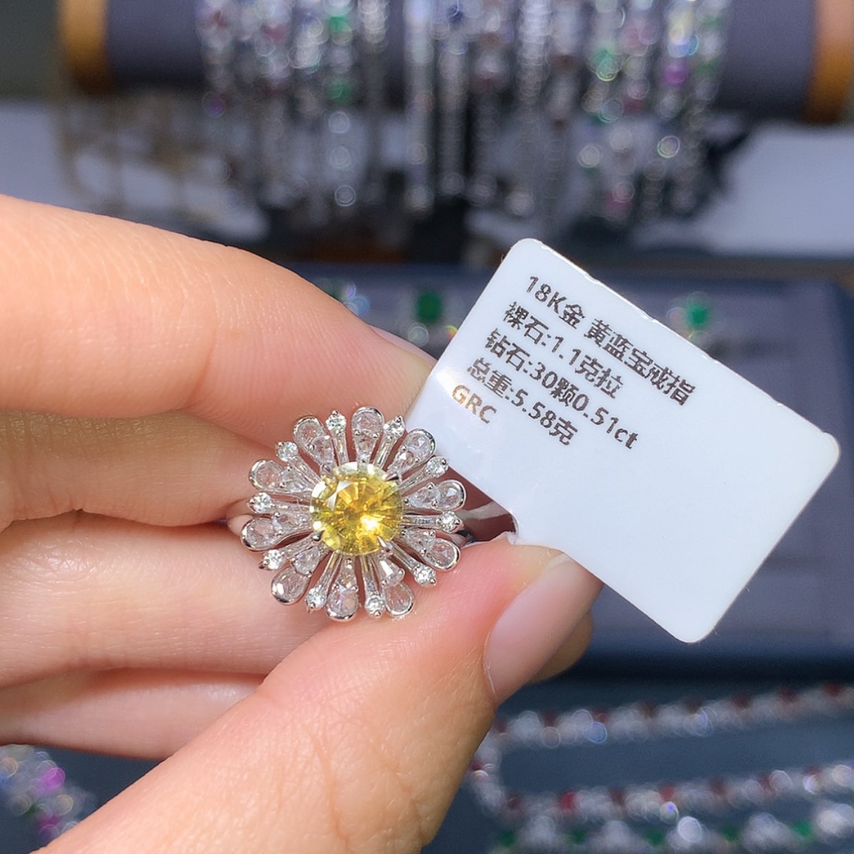 【闪购商品】彩色蓝宝石戒指18K金镶嵌