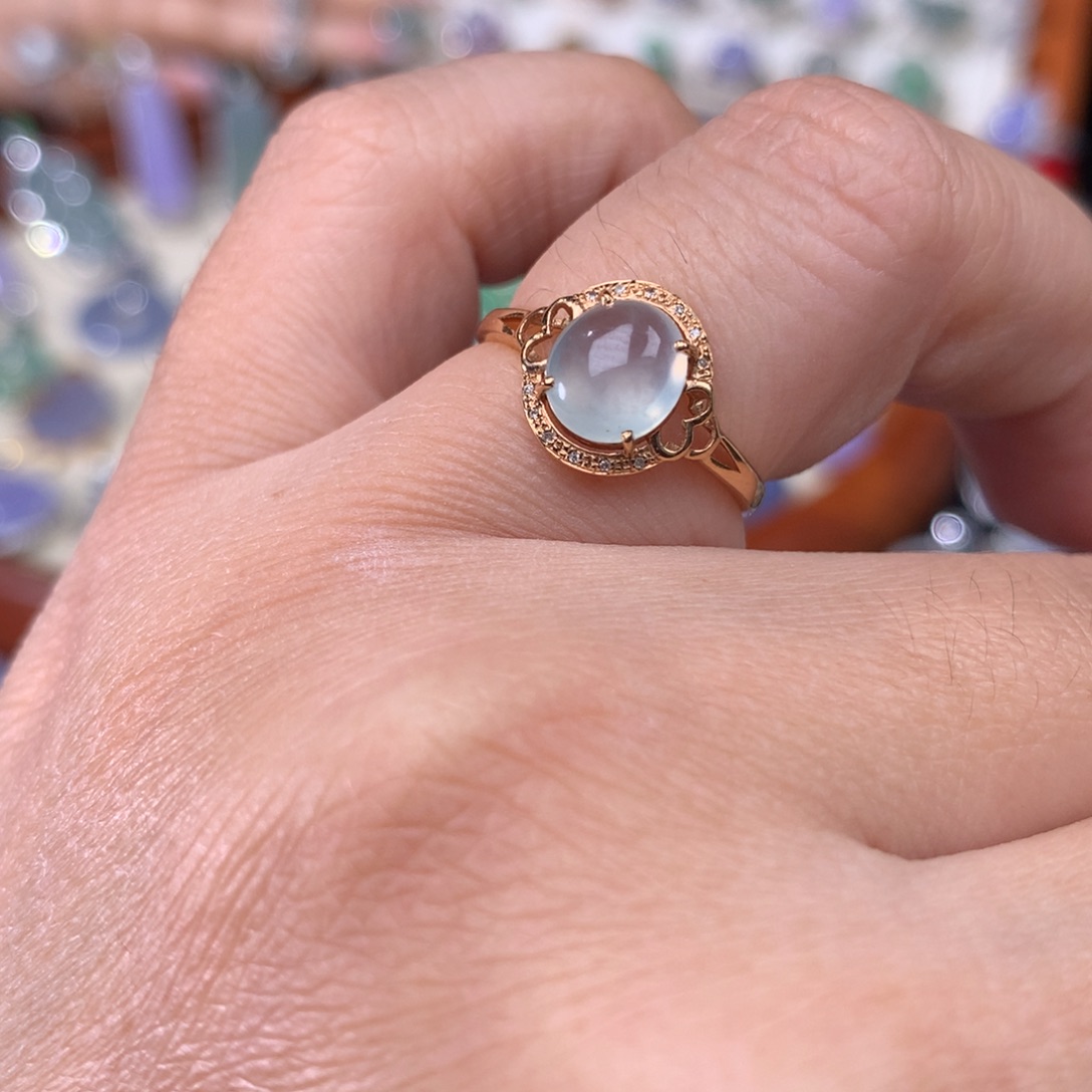 18K金镶嵌戒指翡翠蛋面戒指