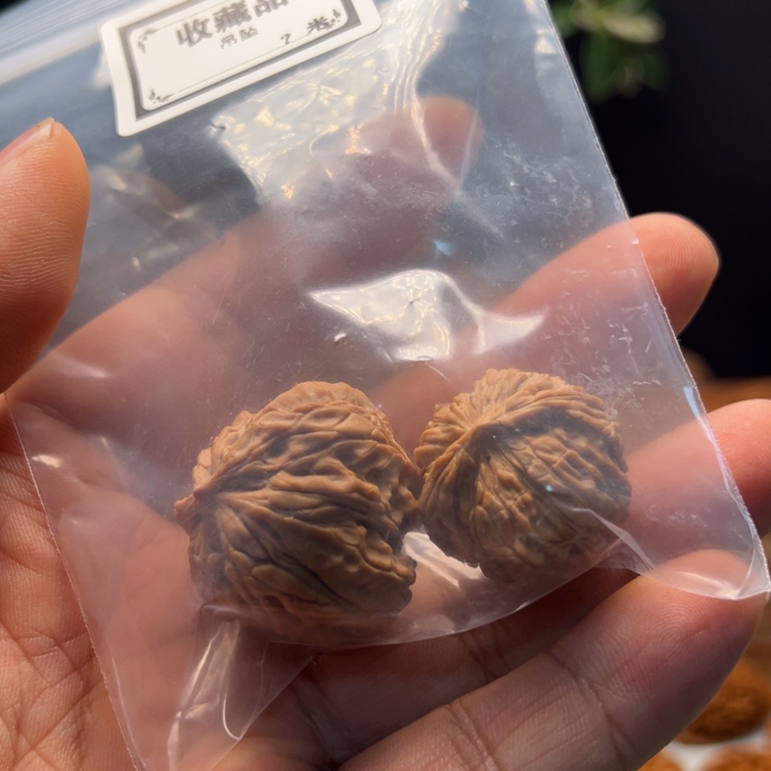 山***。文玩核桃吊坠异形