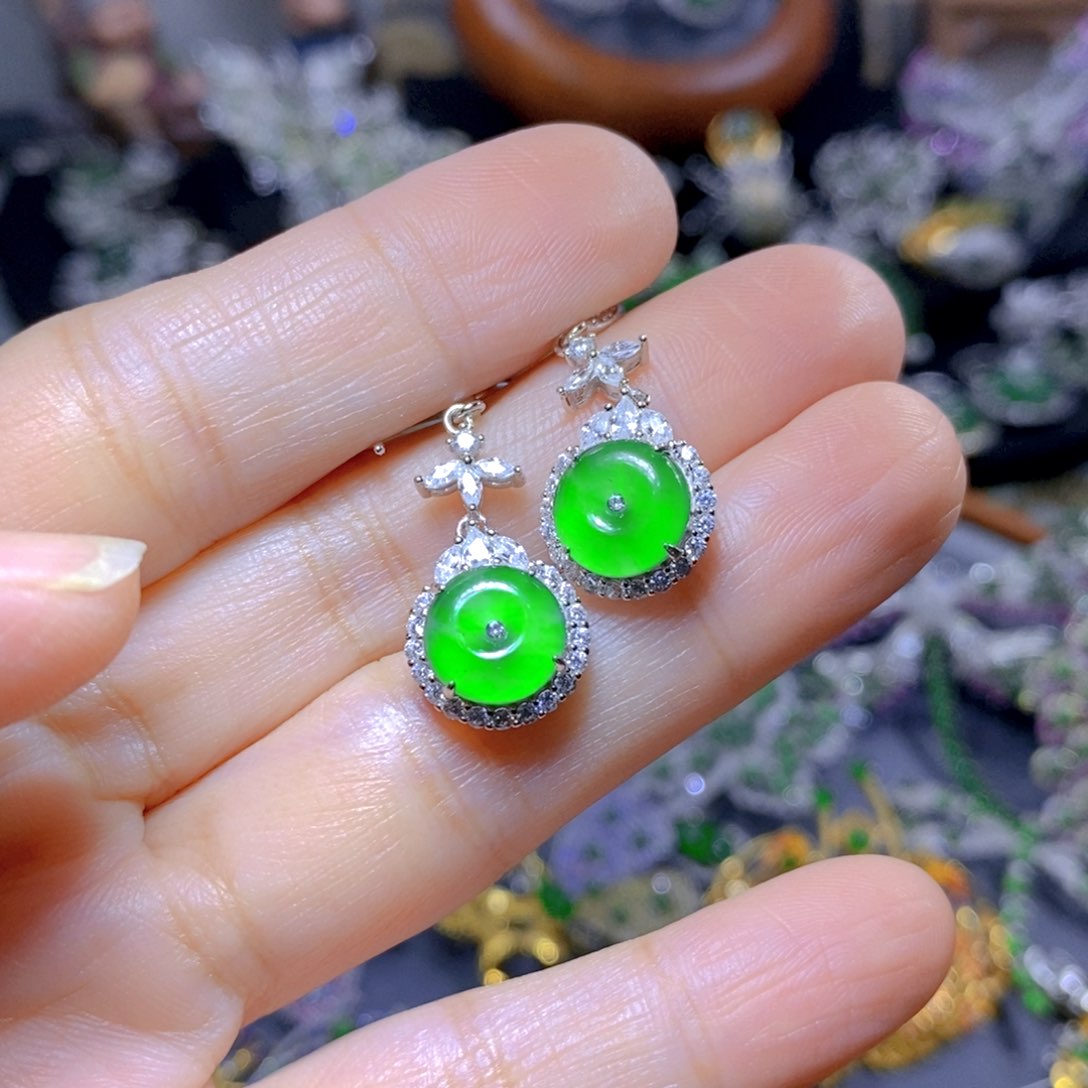 翡翠颈饰银S925镶嵌天然翡翠