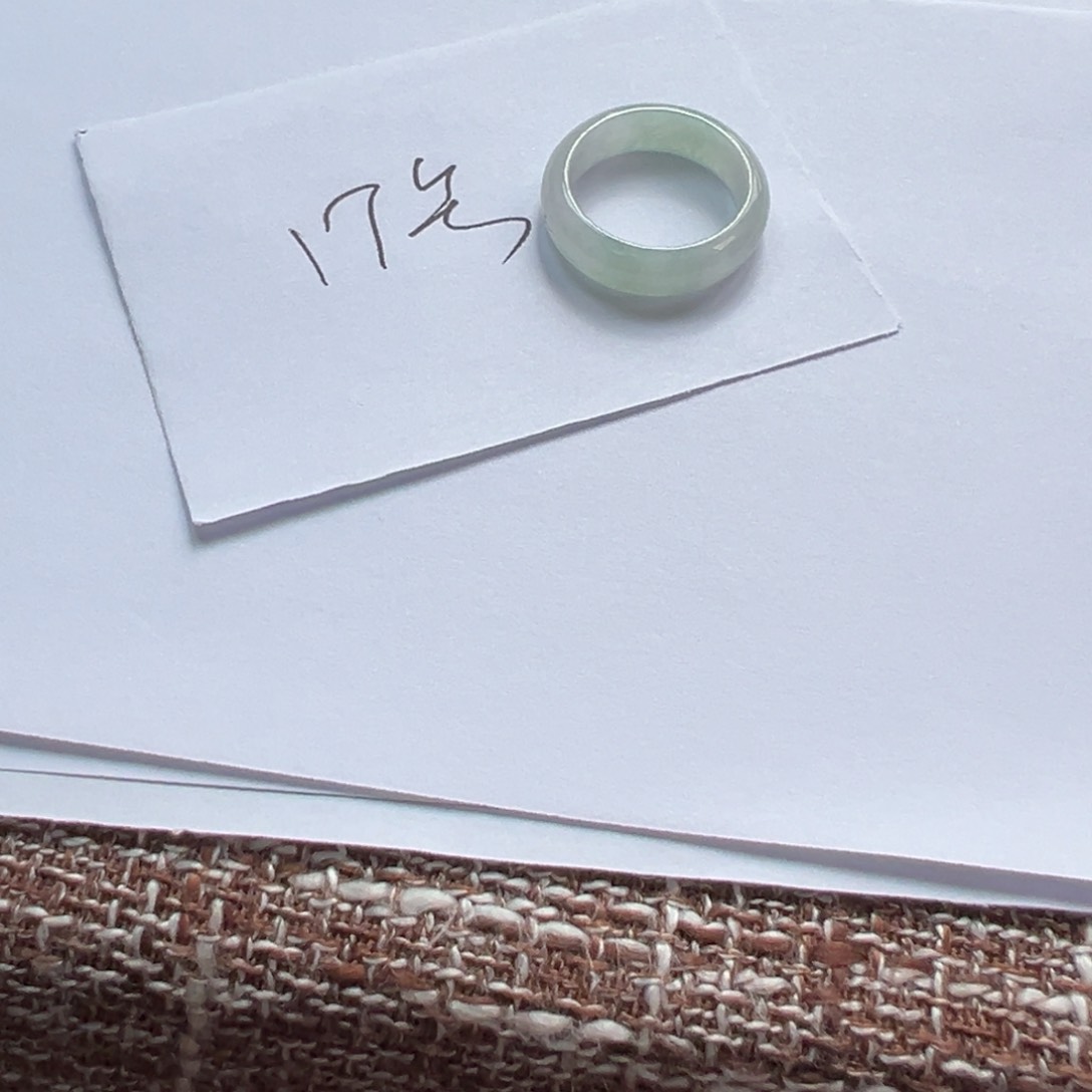 翡翠手镯未镶嵌戒指