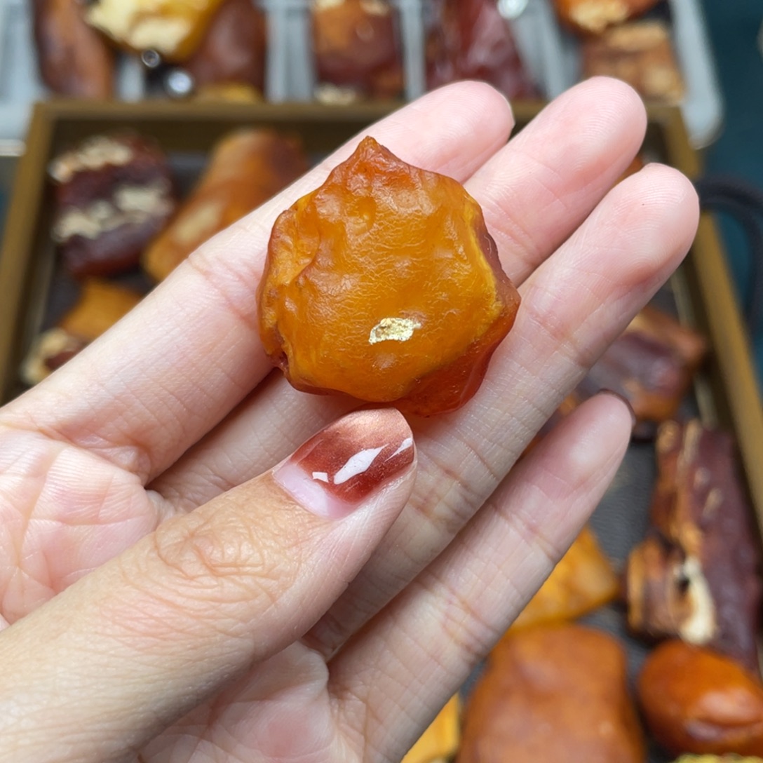 琥珀未镶嵌珠宝奇石