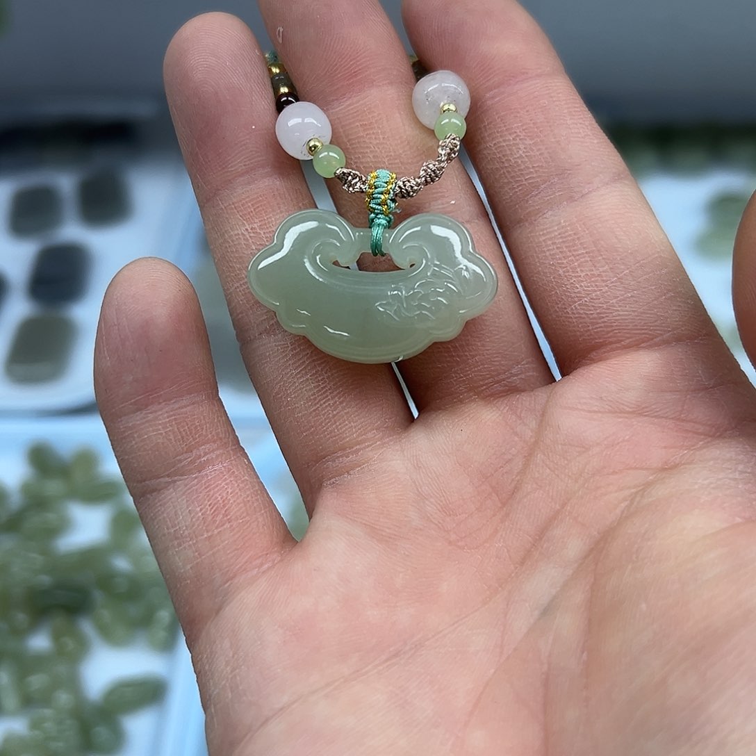 和田玉（糖玉）颈饰未镶嵌