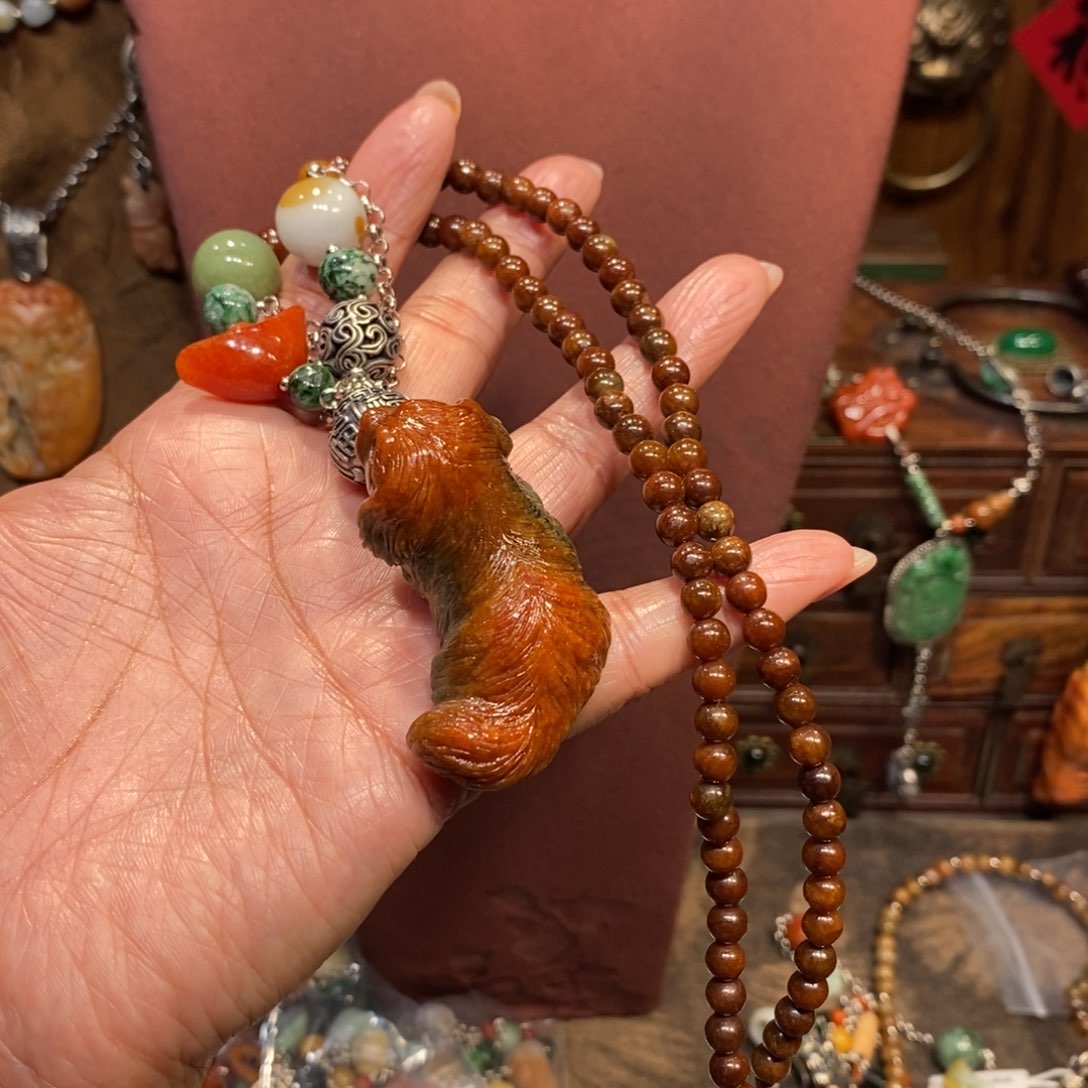 翡翠吊坠(赠链)未镶嵌