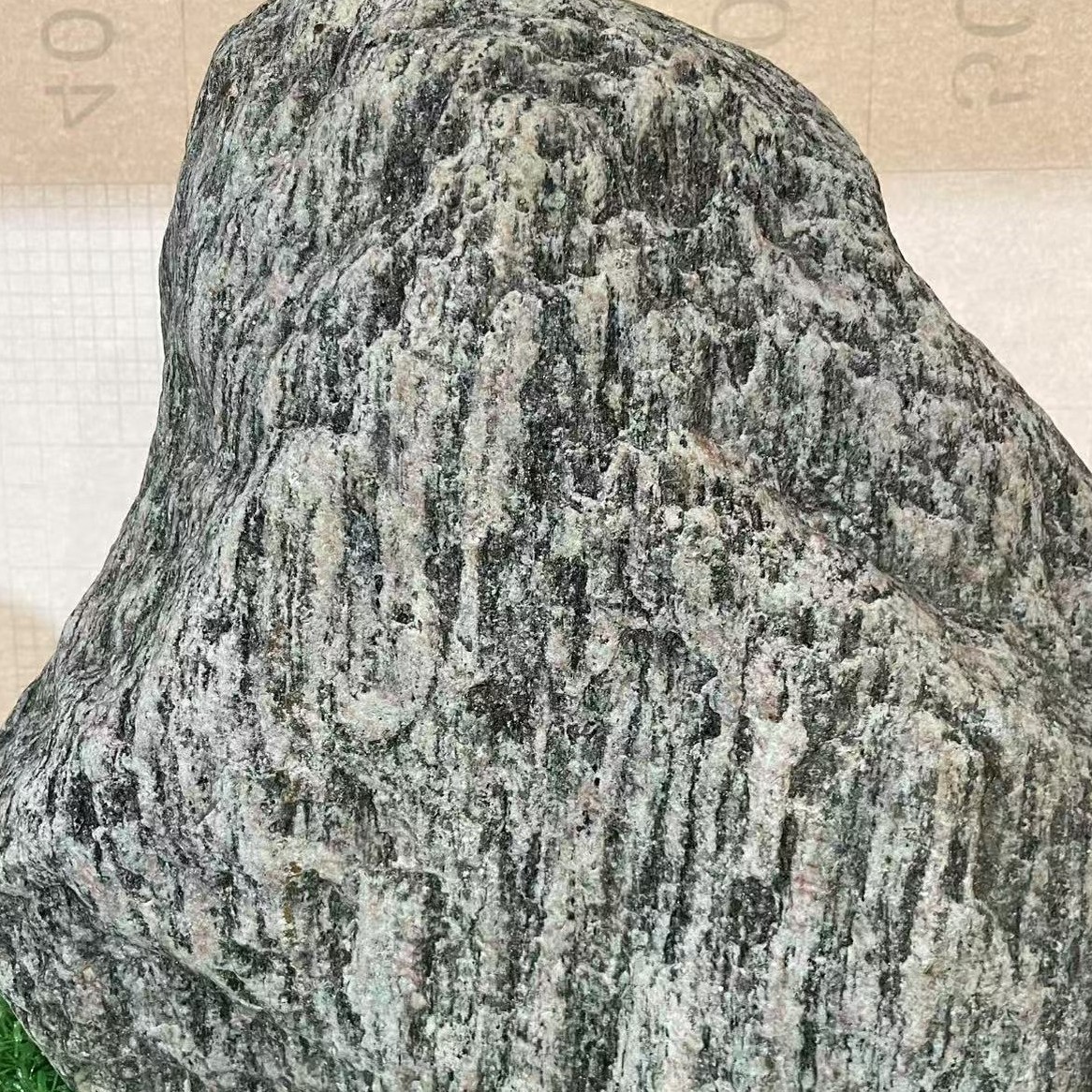鸿运石，靠山石，原石，直播间一物一拍。图片仅供参考