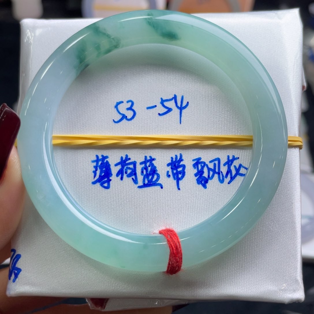 翡翠手镯未镶嵌翡翠手镯