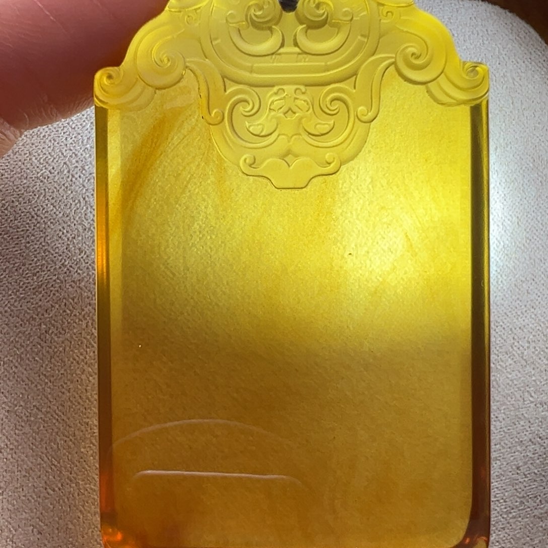 琥珀颈饰未镶嵌龙纹佩