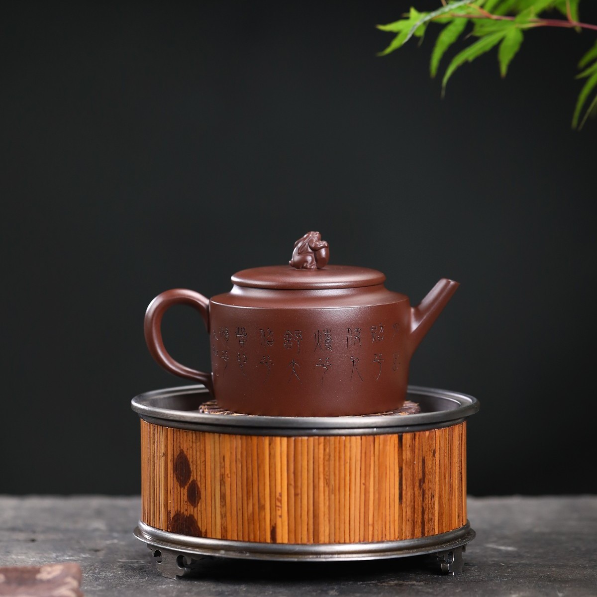 实价玉兔呈祥270毫升老紫泥宜兴紫砂壶