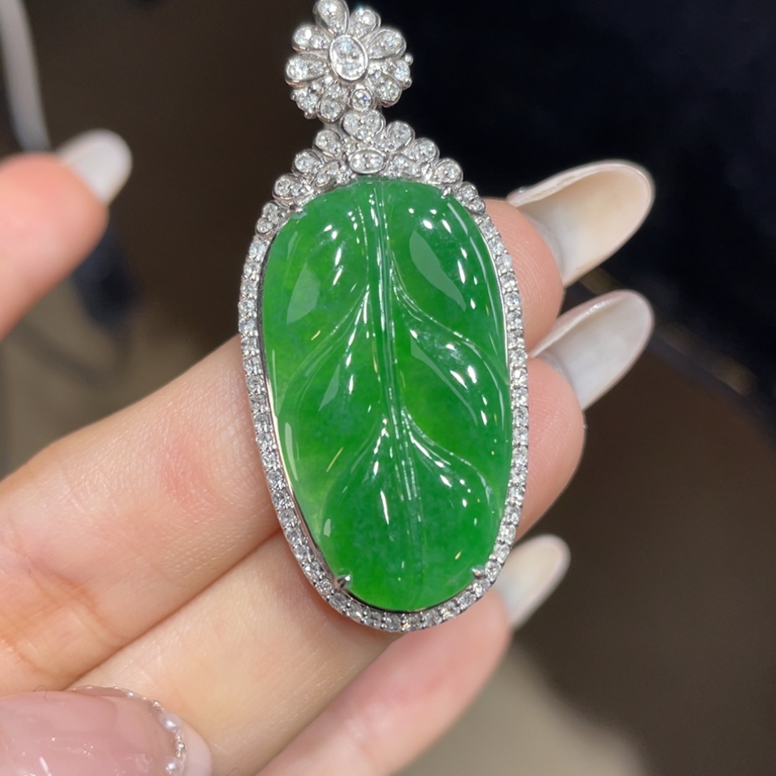 翡翠颈饰18K金镶嵌天然缅甸翡翠a货