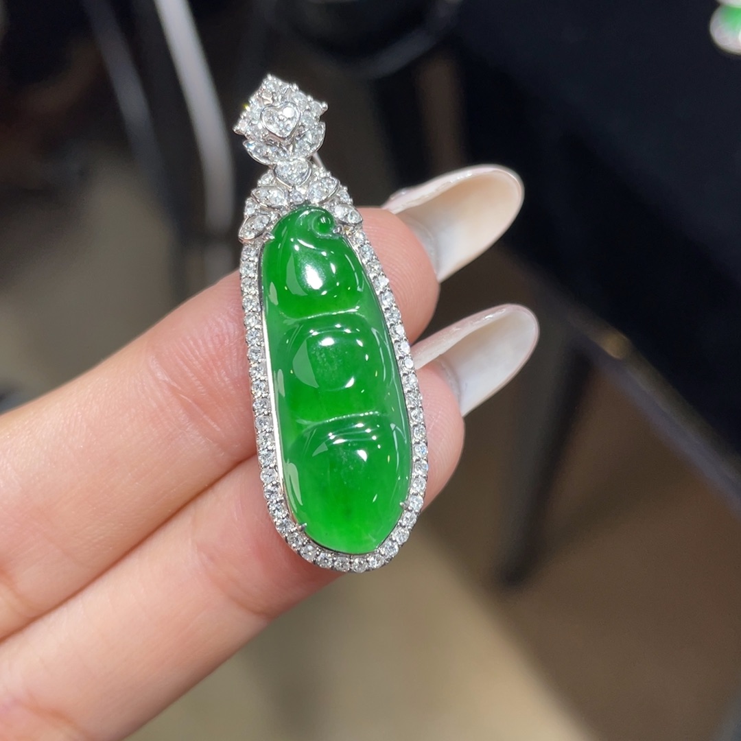 翡翠颈饰18K金镶嵌天然缅甸翡翠a货