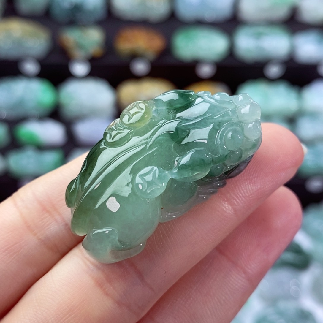 翡翠颈饰未镶嵌天然