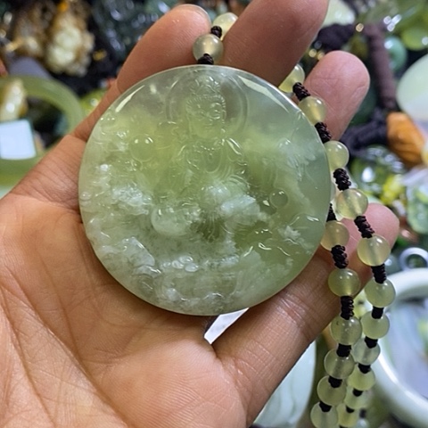 岫玉未镶嵌颈饰挂件