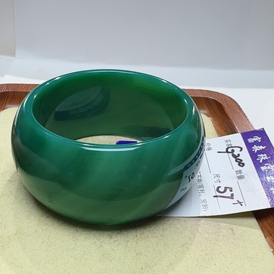 玛瑙/玉髓手镯未镶嵌在*上