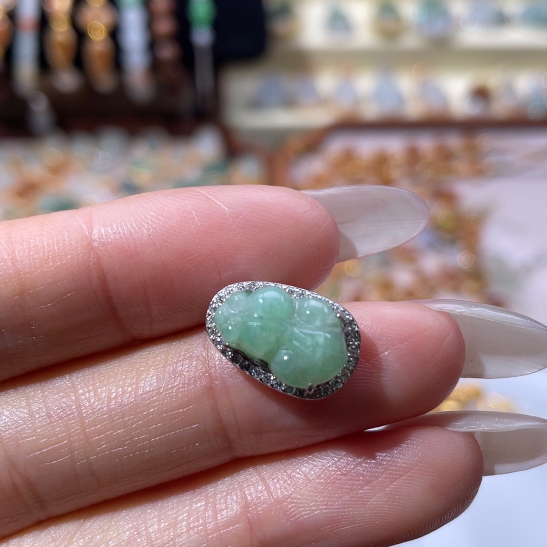 翡翠银S925镶嵌颈饰翡翠
