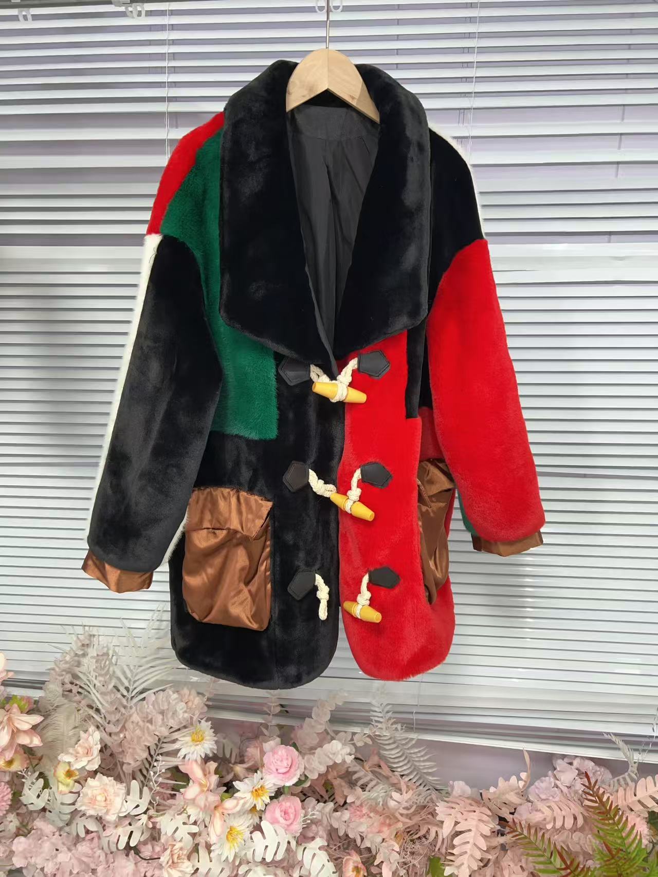 1193（安言服饰）新款时尚洋气气质仿水貂绒重工设计多色拼接外套