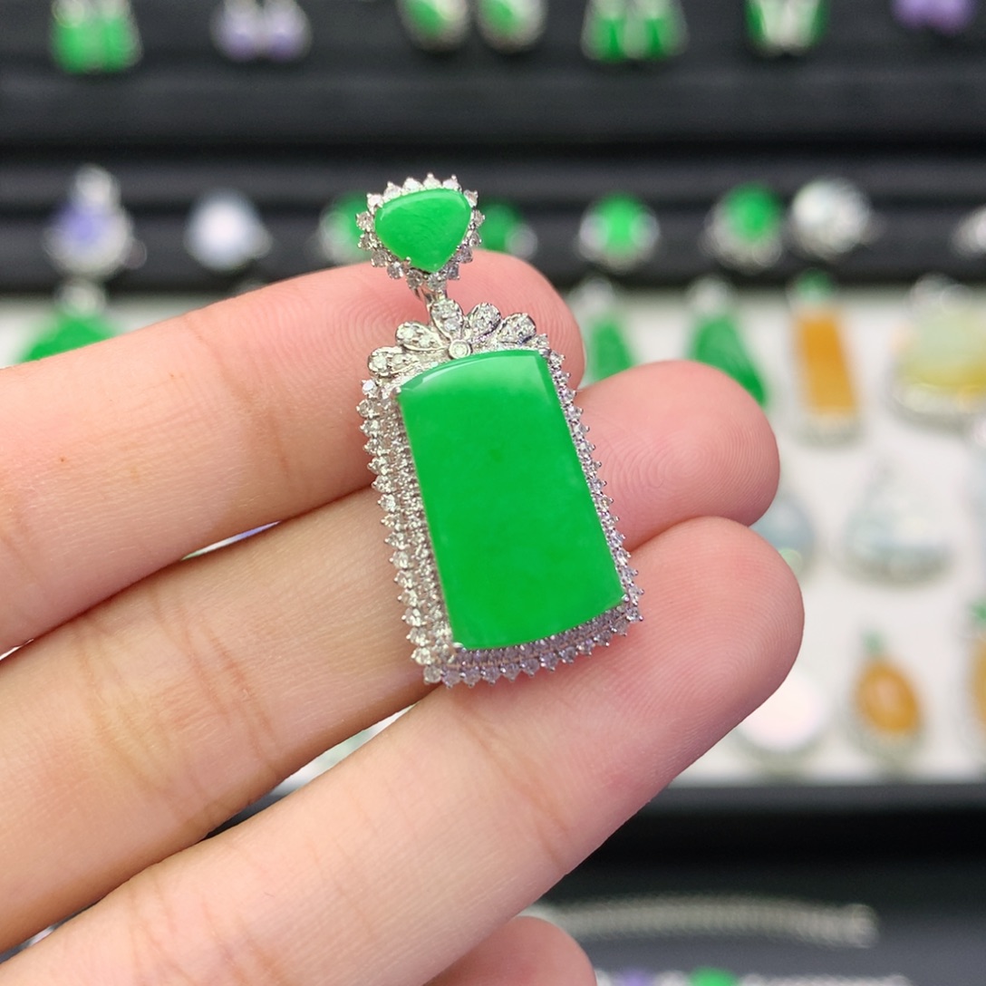 翡翠18K金镶嵌吊坠(不含链)