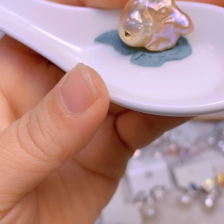 淡水珍珠颈饰合金