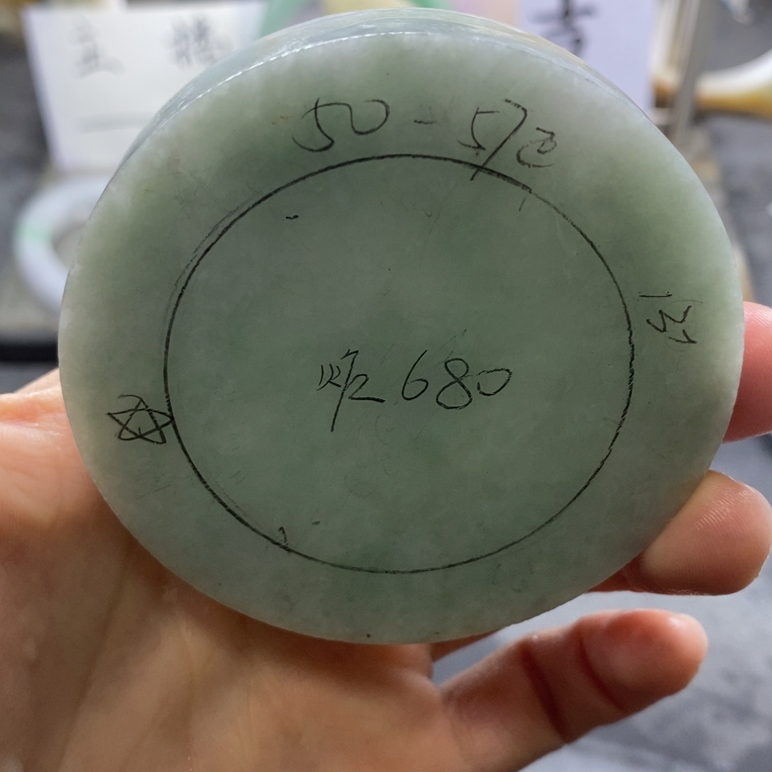 定制翡翠未镶嵌翡翠手镯