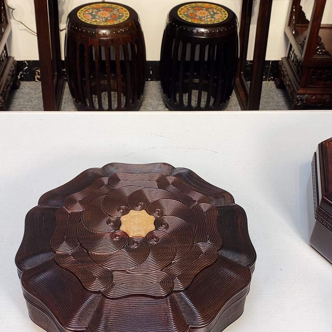 红酸枝木类成套家具大红酸枝果盒