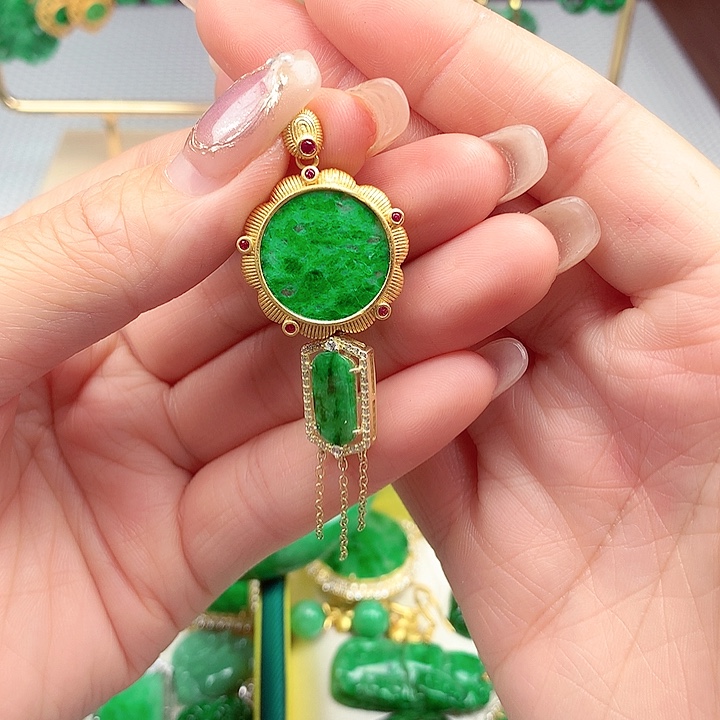 翡翠颈饰银S925镶嵌翡翠