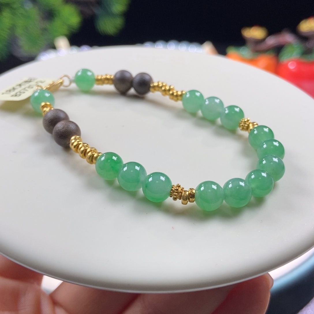 沉香木手串冰甜绿圆珠6.8mm