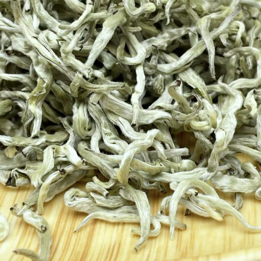 【精品单芽雪龙】云南春尖绿茶芽头饱满回甘商务送礼佳品（煮泡均可）