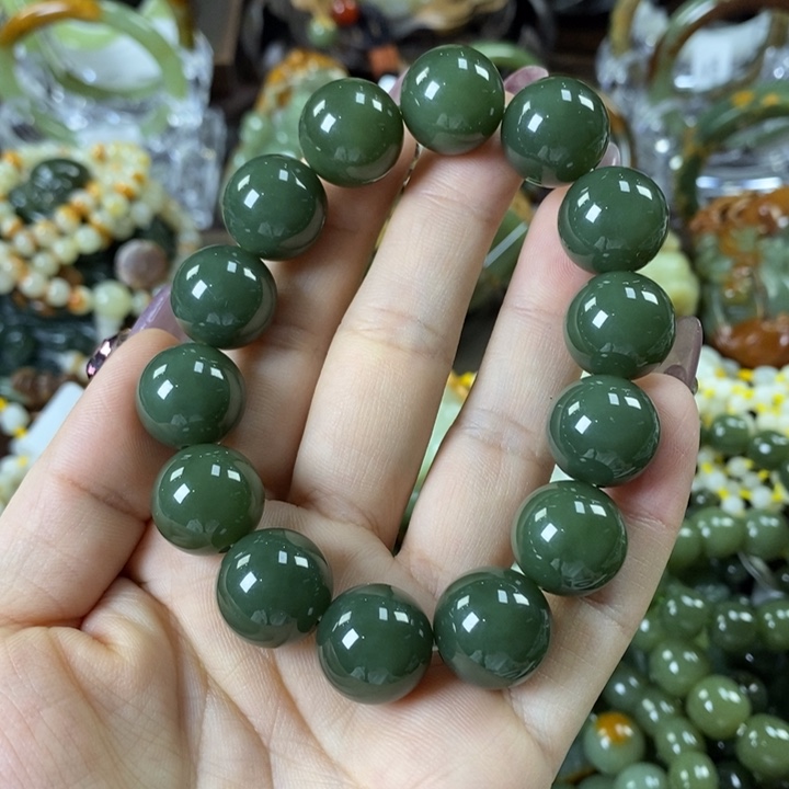 透闪石质玉手串未镶嵌落*