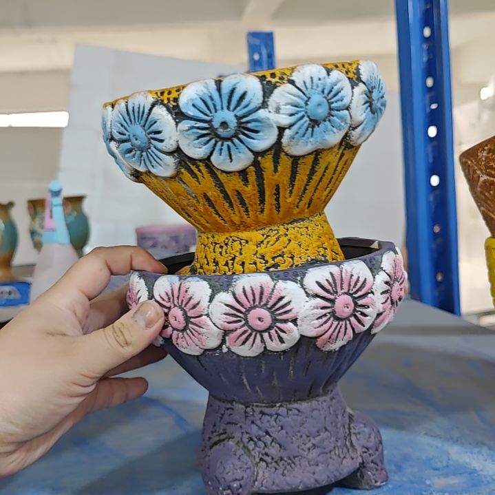 红陶吸水透气的白陶花盆