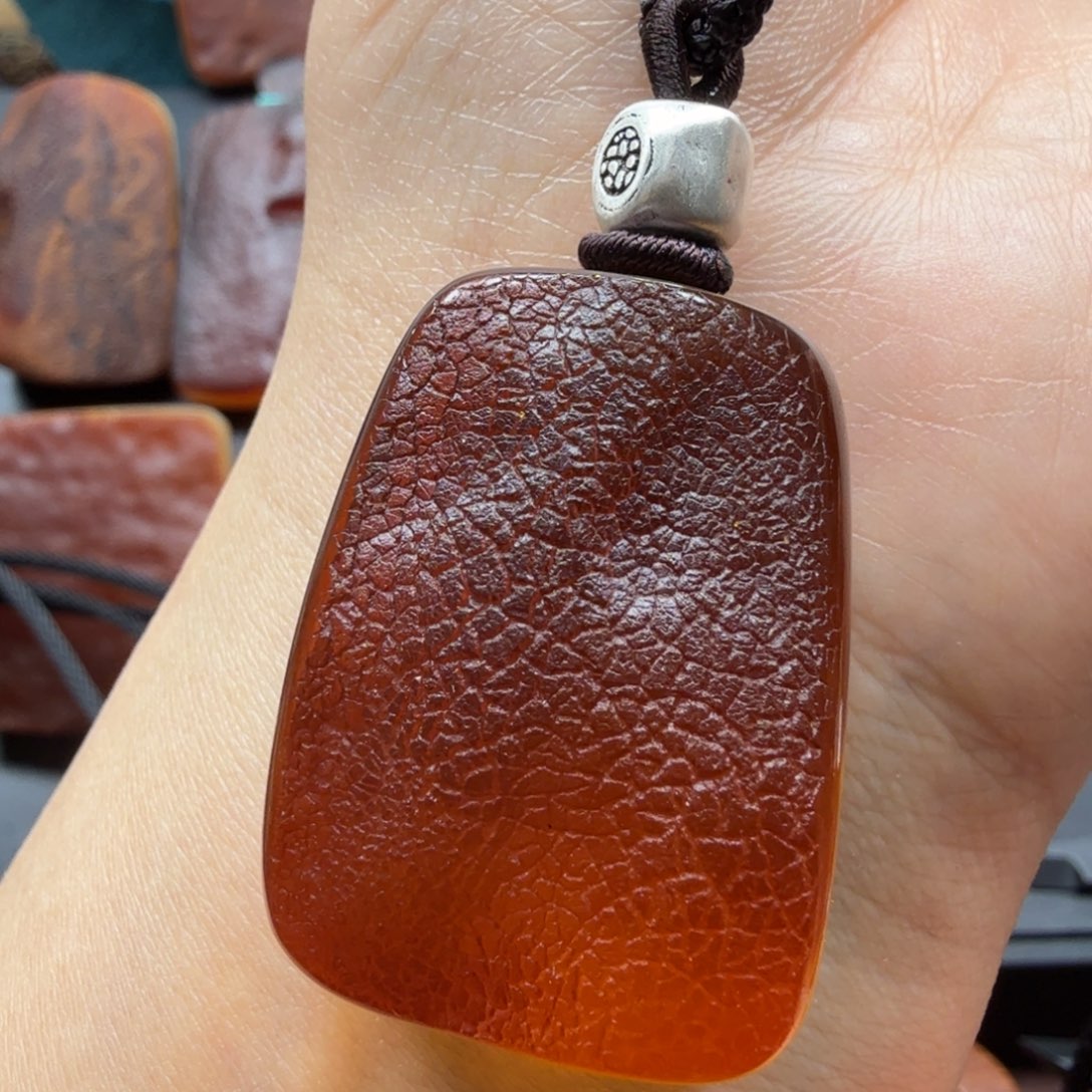 琥珀吊坠(赠链)未镶嵌