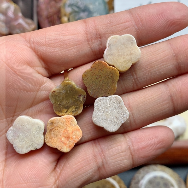 硅化珊瑚（珊瑚玉）颈饰未镶嵌