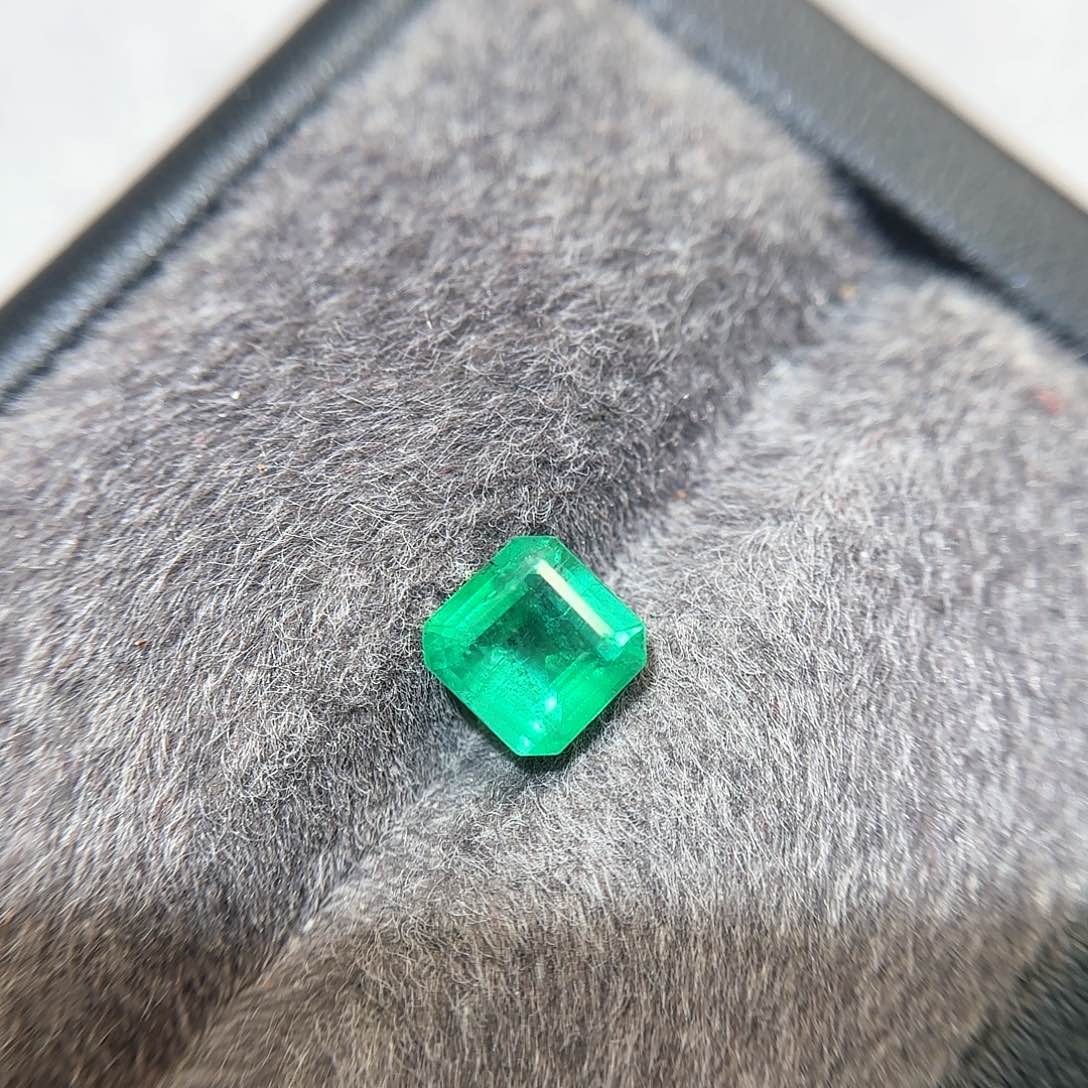 祖母绿裸石未镶嵌1.2克拉