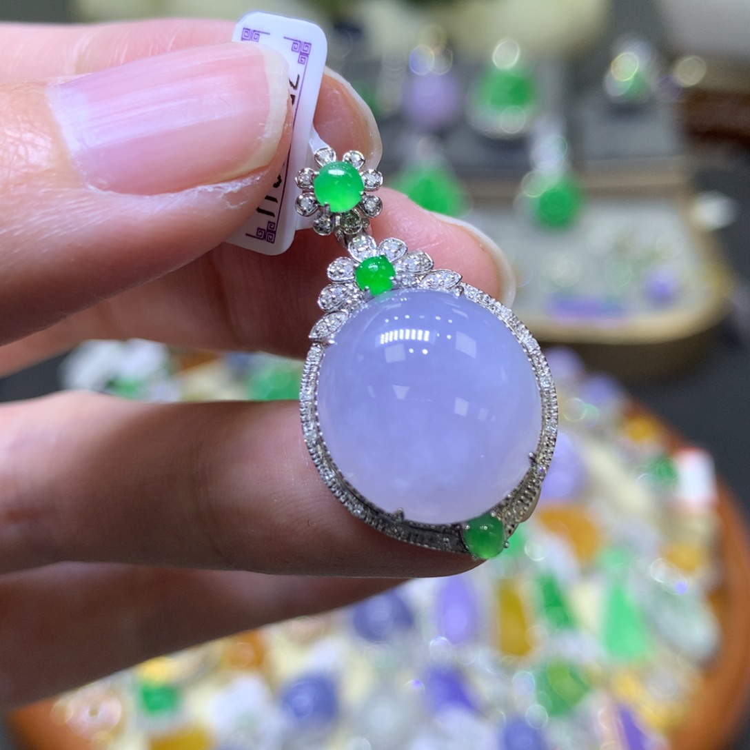 翡翠颈饰18K金镶嵌翡翠吊坠项链