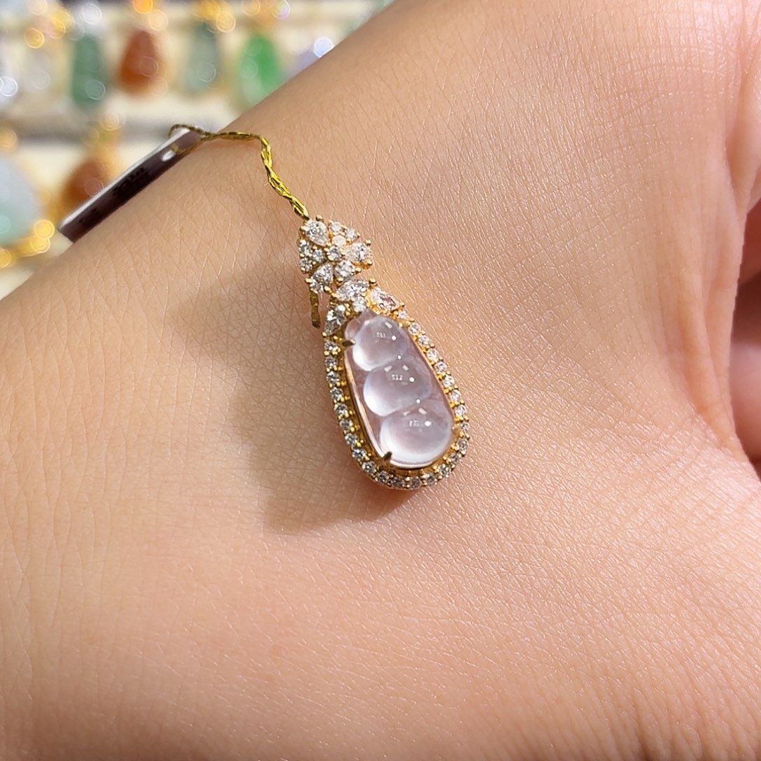 翡翠18K金镶嵌颈饰