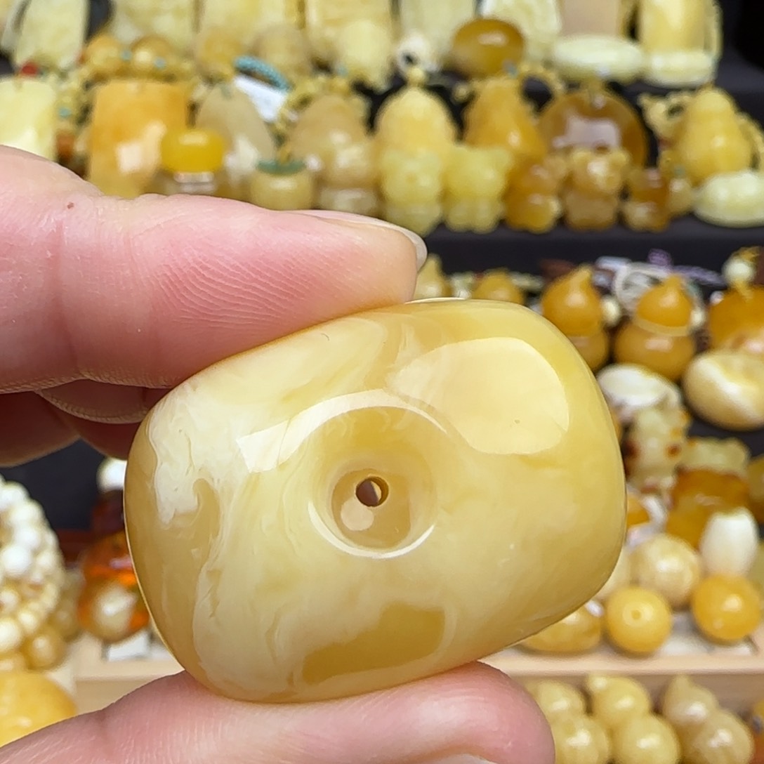 蜜蜡吊坠(不含链)未镶嵌天然俄料蜜蜡藏扣吊坠