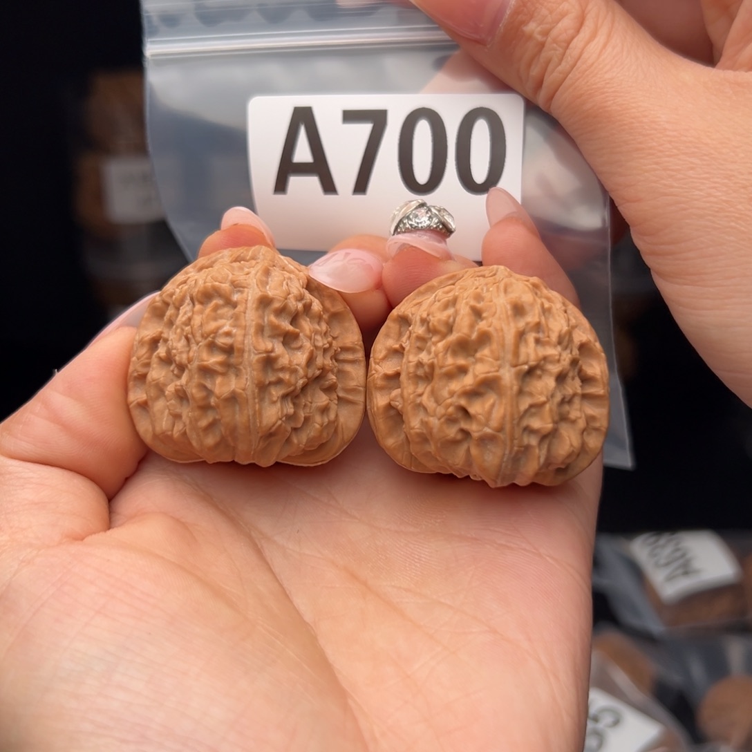 文玩核桃吊坠白狮子38全品