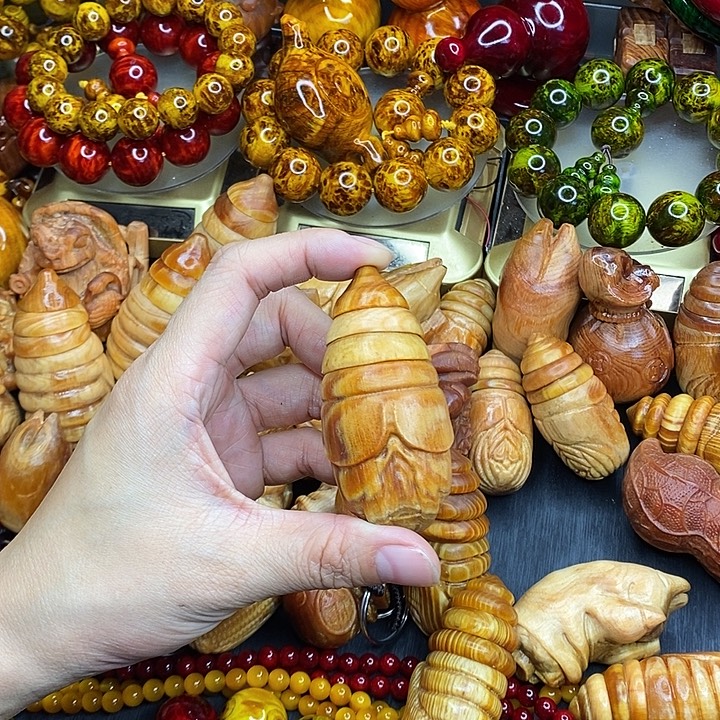 松木琥珀木文玩手串