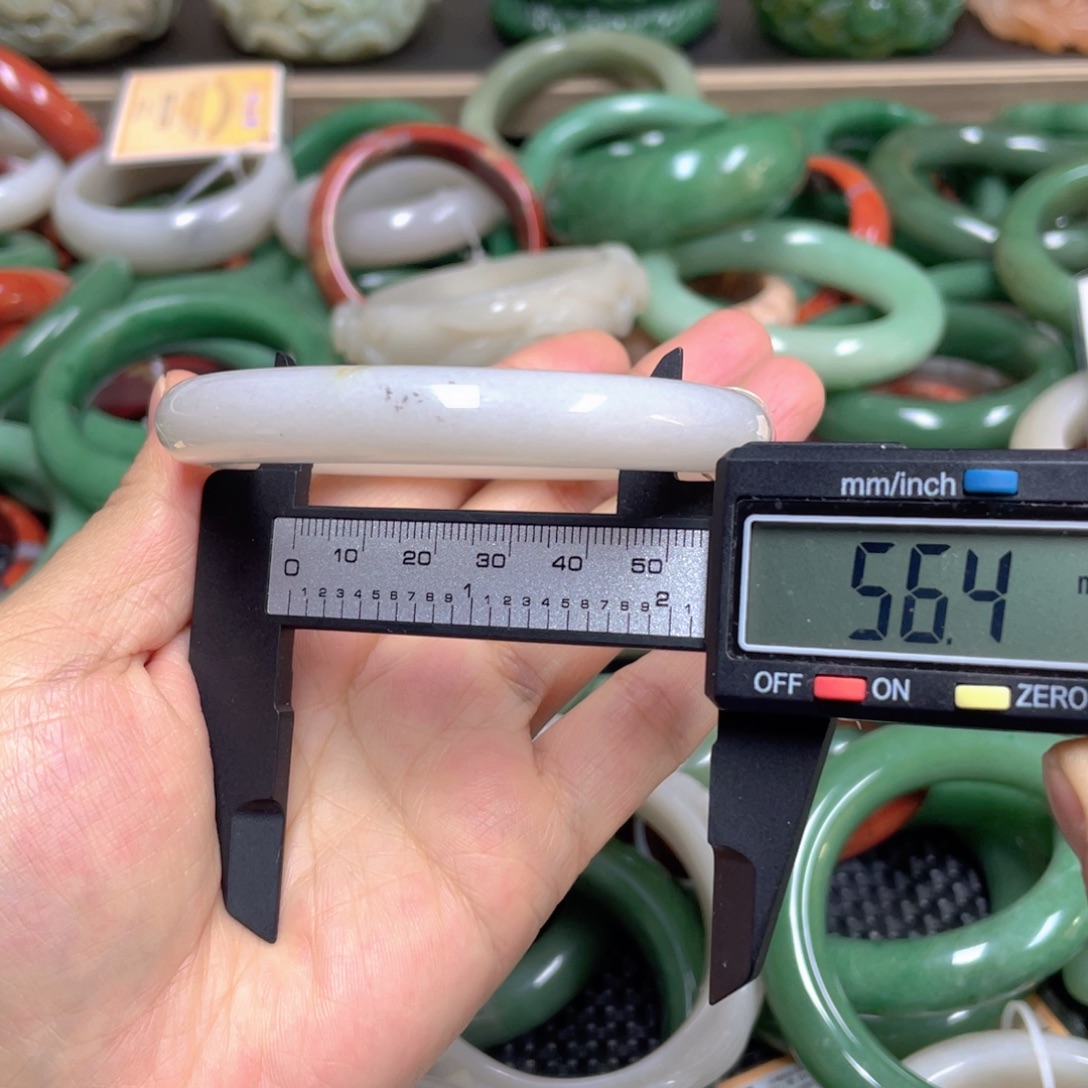 石英质玉未镶嵌手镯