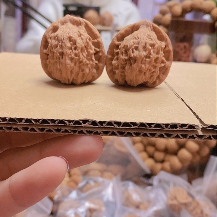 【闪购商品】文玩核桃把件39红狮子练手