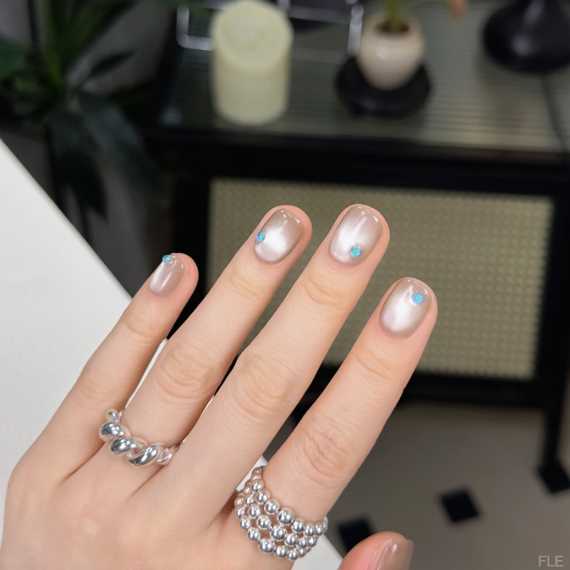 新人首选蓝气球NOMI纯手工穿戴甲春夏猫眼穿戴甲片2025新款高级感