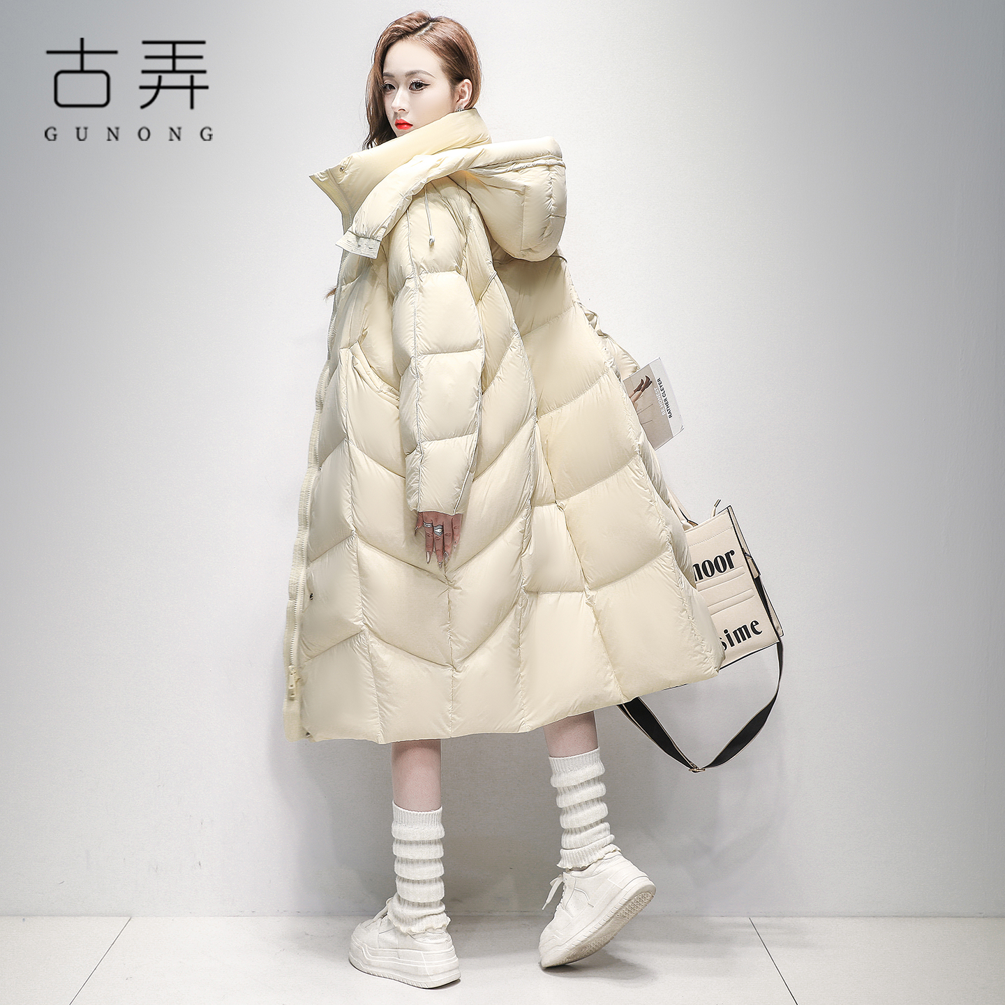 时尚简约中长茧型羽绒服女2025冬季新款休闲洋气保暖蓄热厚款外套