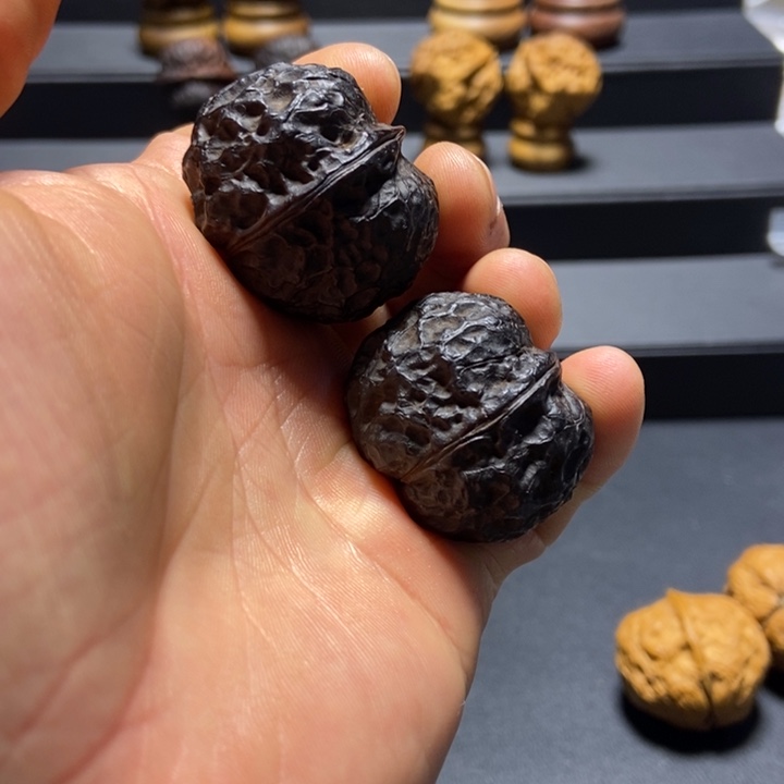 文玩核桃吊坠B七彩龙珠35
